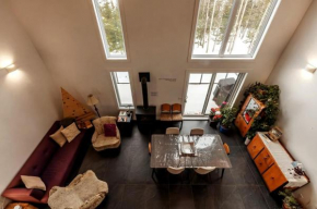 Chalet Scandinave bordure lac -Sauna -Laurentides